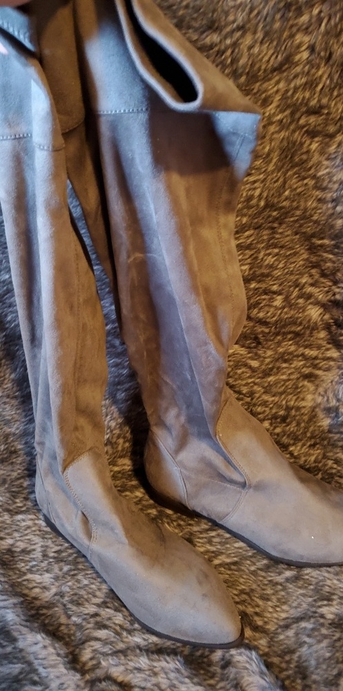 Flat soft boots
